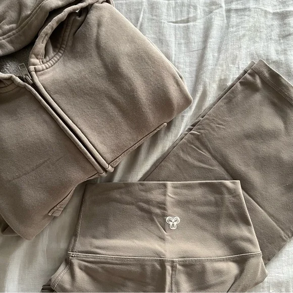 TNA Set - Picture 4 of 7